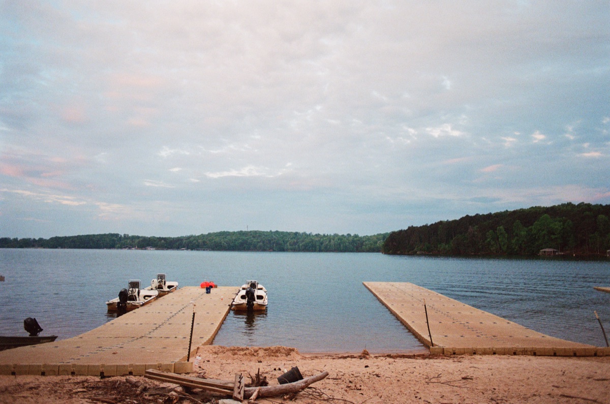 Boats tied at a public dock on Lake Hartwell